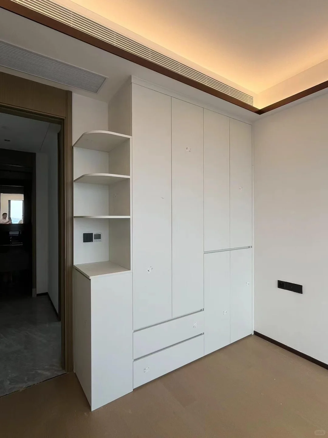 保利招商天郡四房出租。9999元??