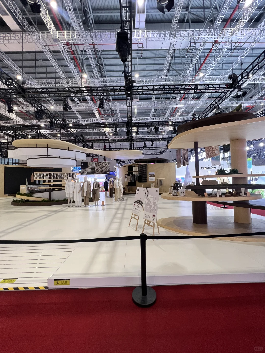 进博会！！我来了✌?先预热放图