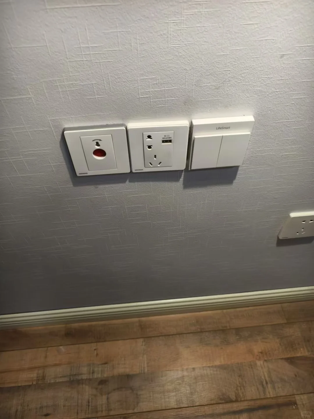 家里出现频繁跳闸现象?线路短路漏电