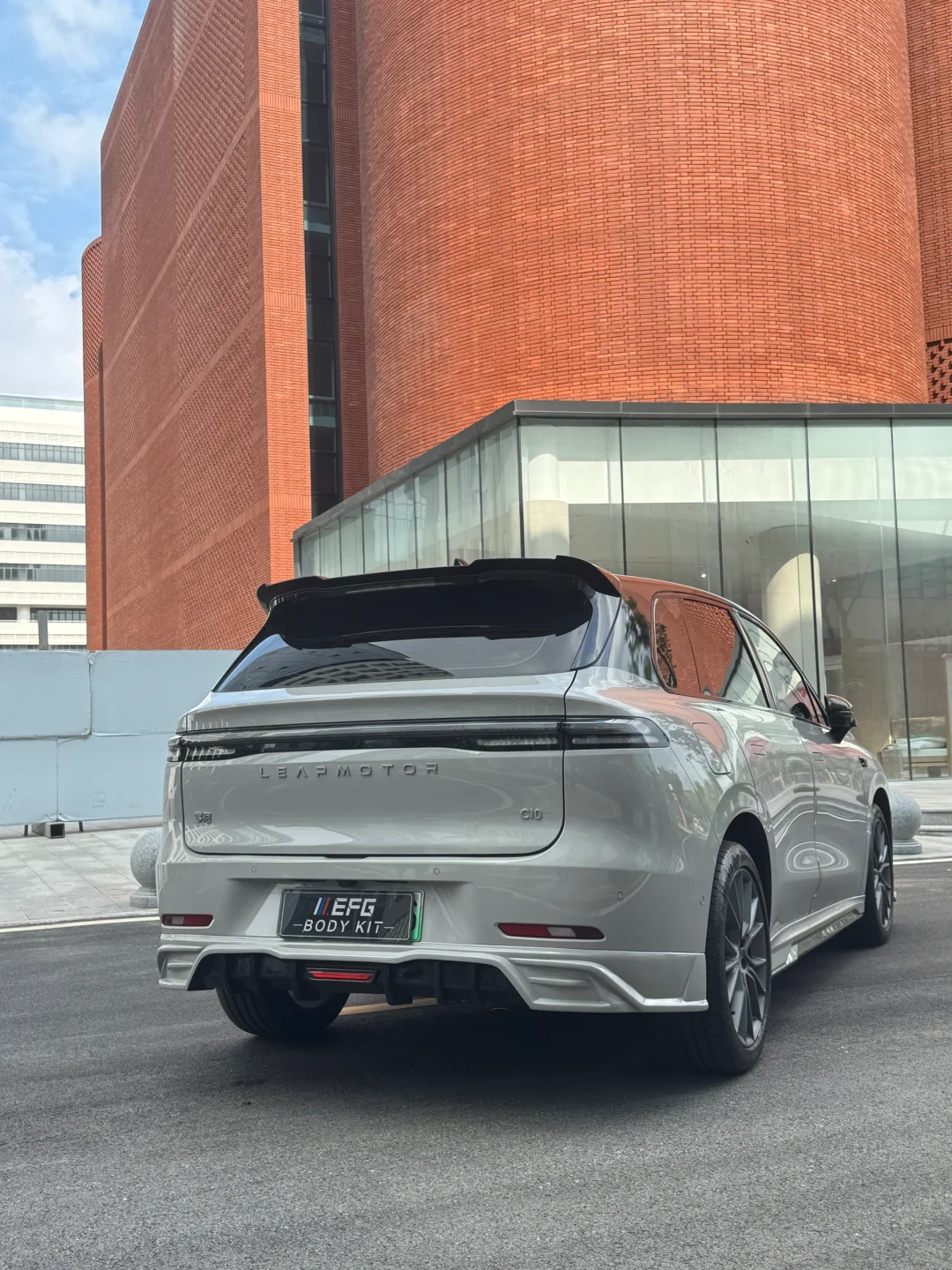 一场光与车的视觉盛宴?✨零跑C10