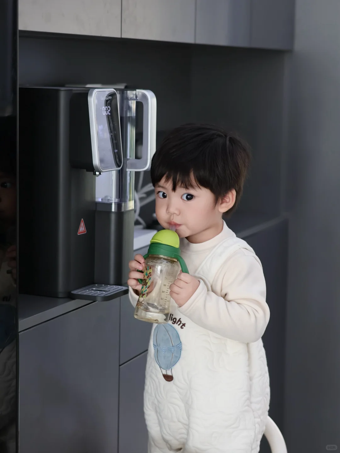 多亏这台净饮机，爸爸带娃泡奶不再手忙脚乱！