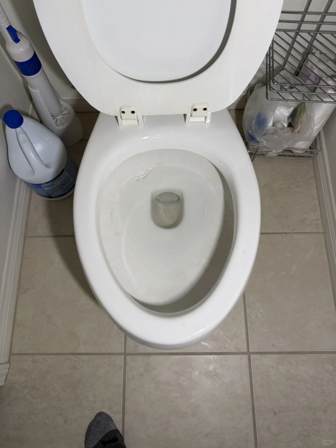 马桶漏水维修 + 电灯短路排查