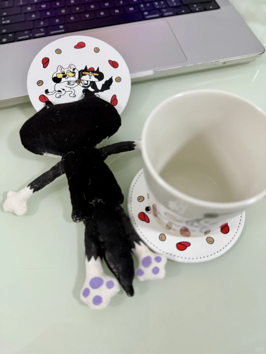 喜猫 | 喝热水吗，来点杯垫吧