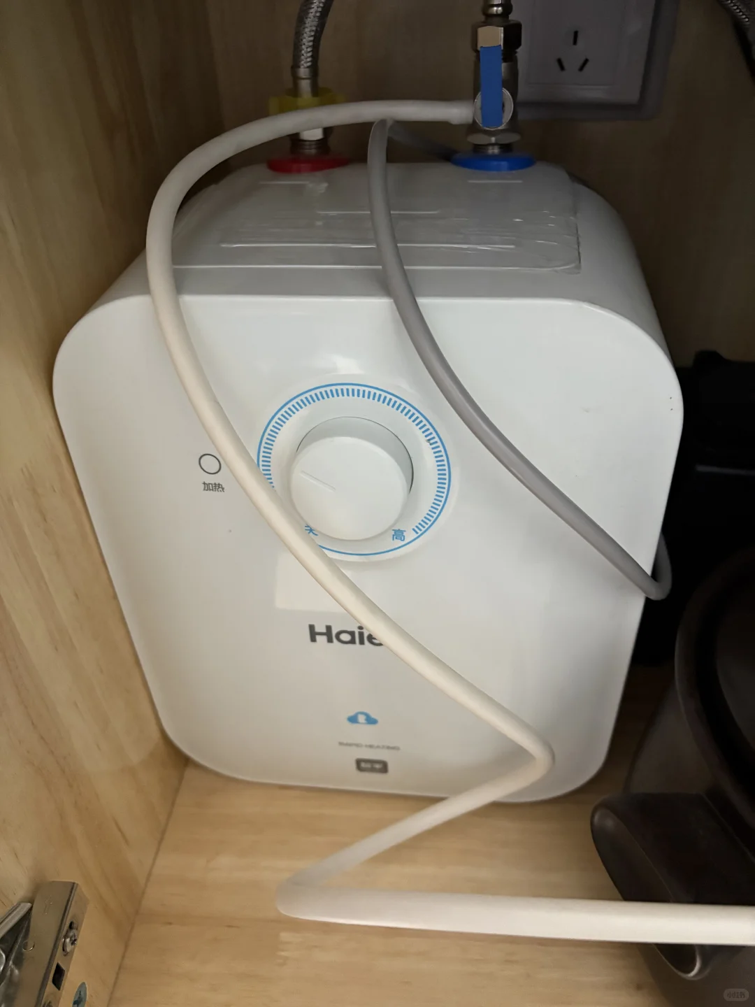 海尔厨宝漏水严重