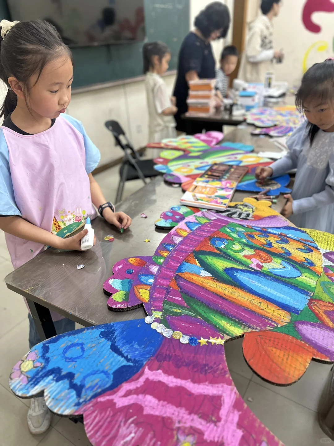 创意鱼形油画棒绘画—开启孩子的色彩探险