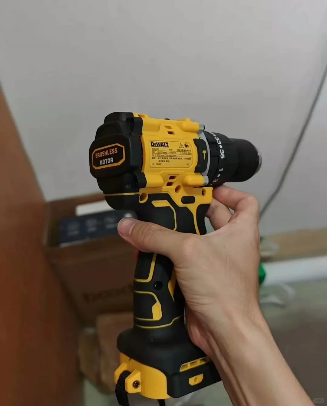 【半价处理】全新得伟805无刷电钻