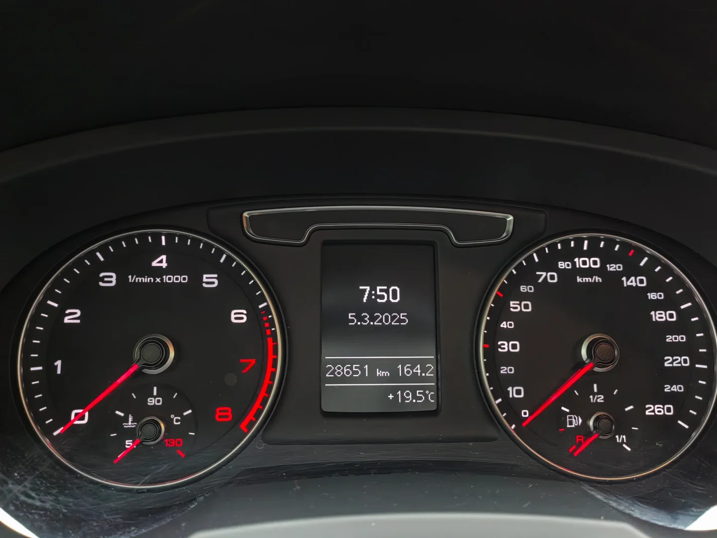 奥迪Q3这个仪表真的绝版了吗?