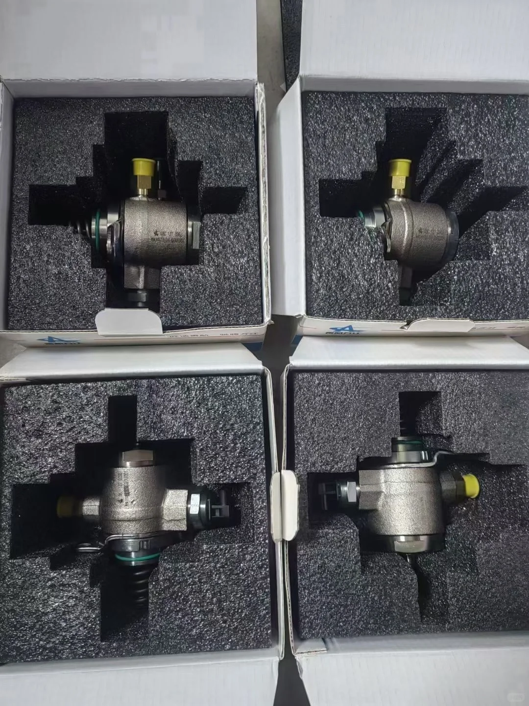 各款轿车发动机配件齐全！