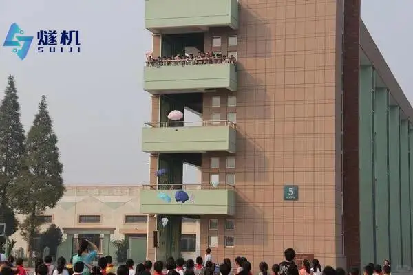 校园监控学生翻墙AI识别摄像头