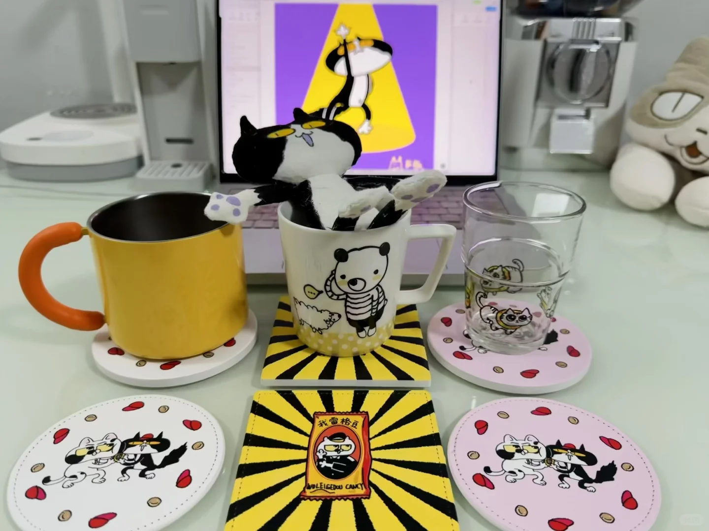 喜猫 | 喝热水吗，来点杯垫吧