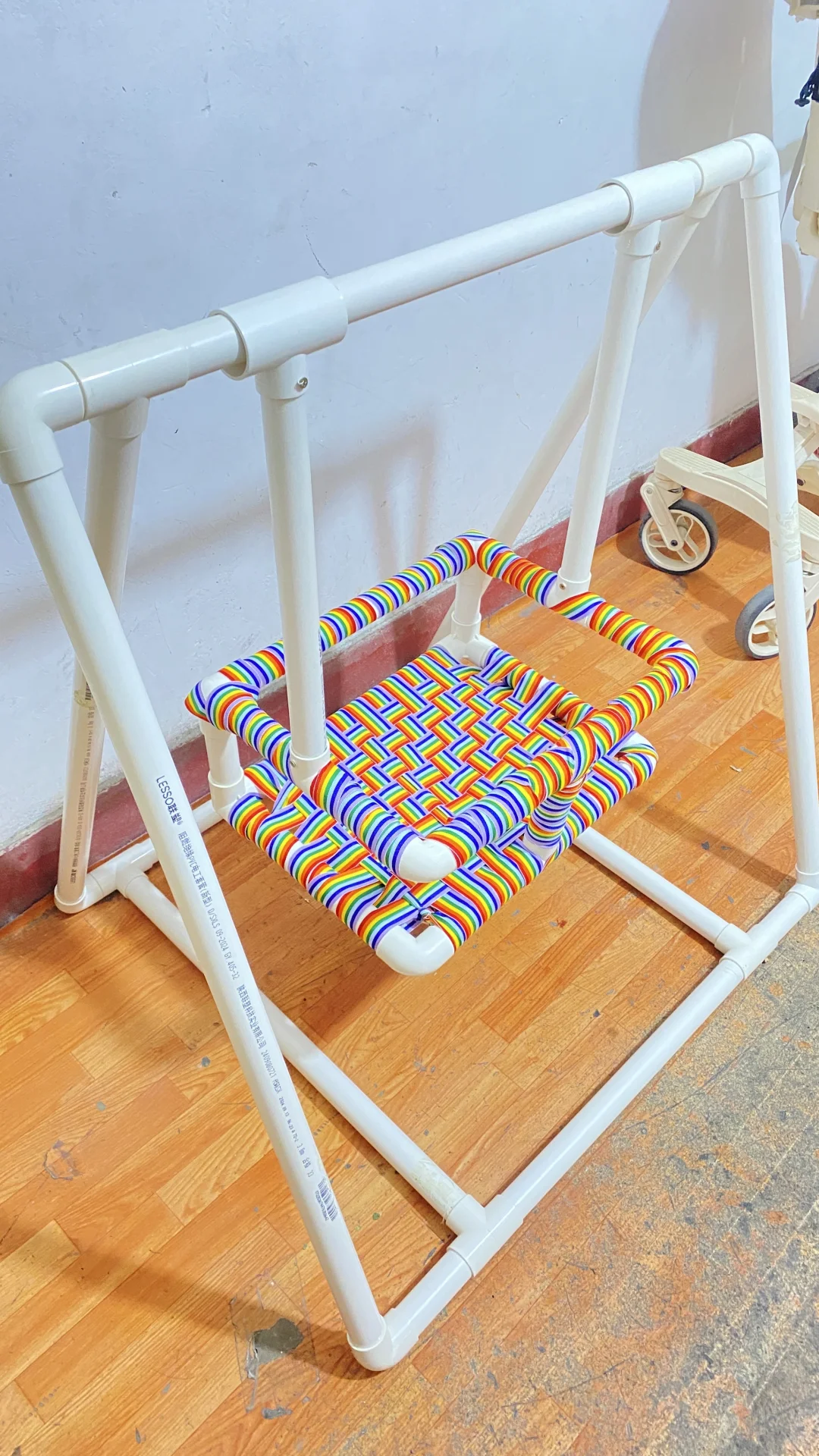 低成本实现秋千自由！自制儿童PVC秋千