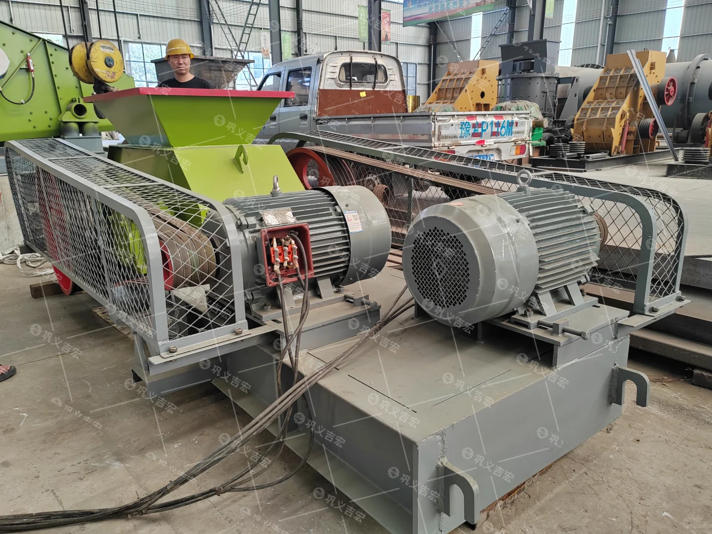 双齿辊破碎机破解矿山冶金难题