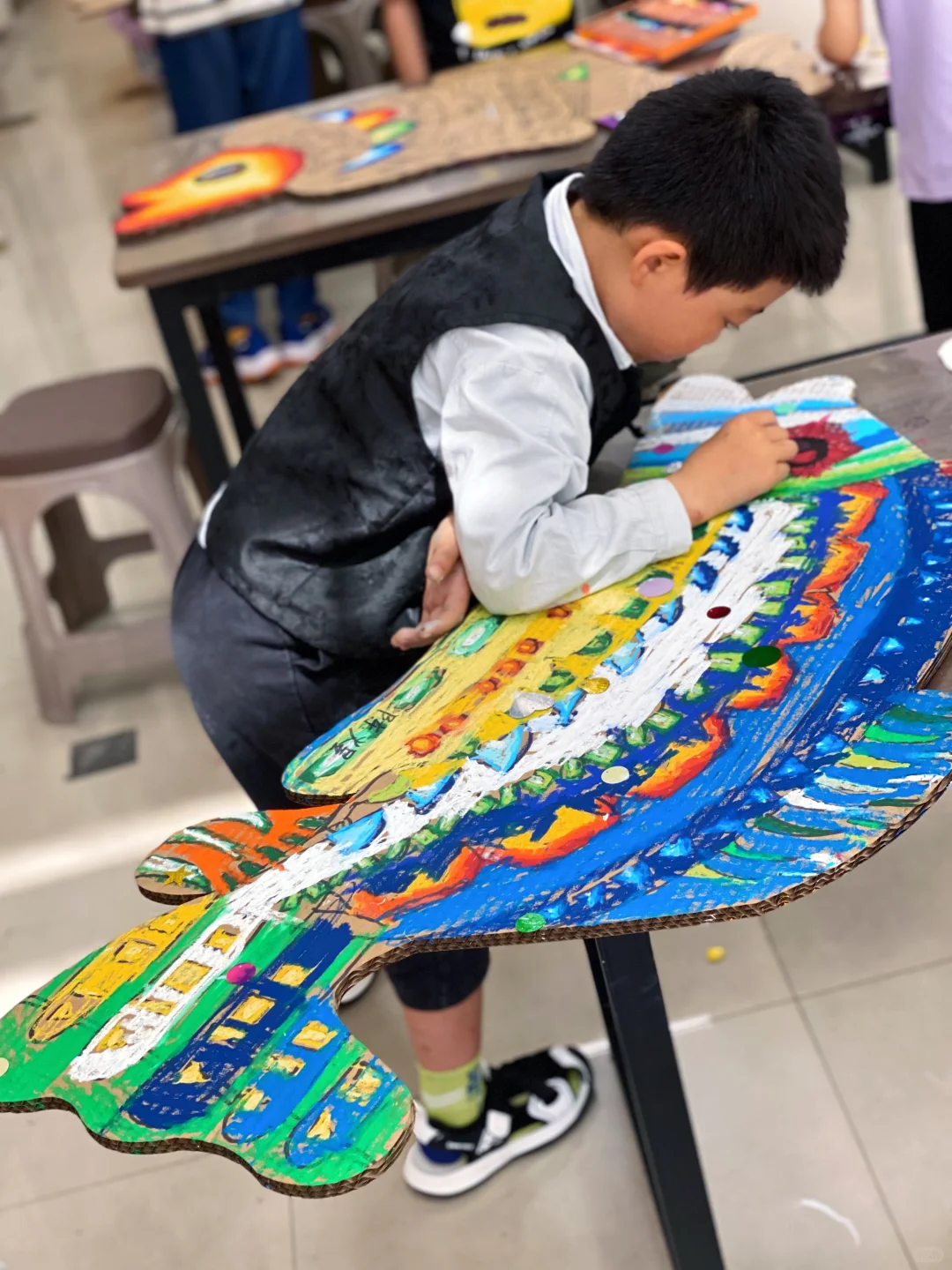 创意鱼形油画棒绘画—开启孩子的色彩探险