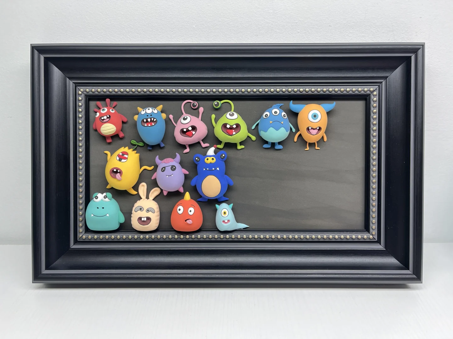 挑战做100幅粘土画之小怪兽?｜⬅️划附过程图