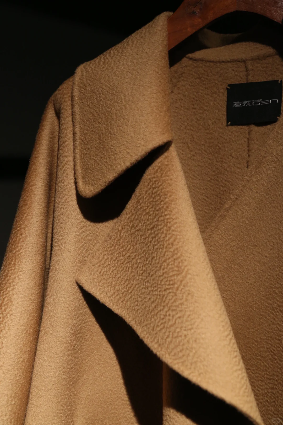 纯手工不规则设计款大衣