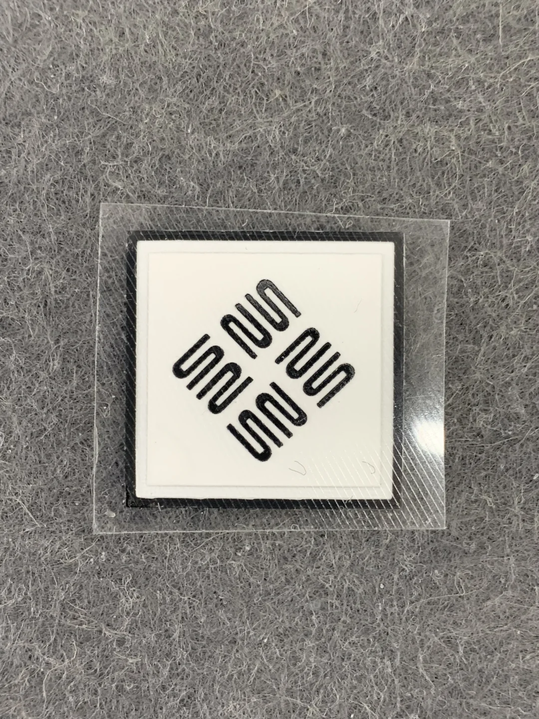 高级感爆棚的硅胶标！直接把质感焊在衣服上