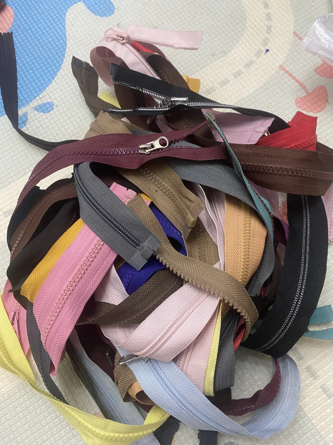 拼多多5块钱买了一斤拉链