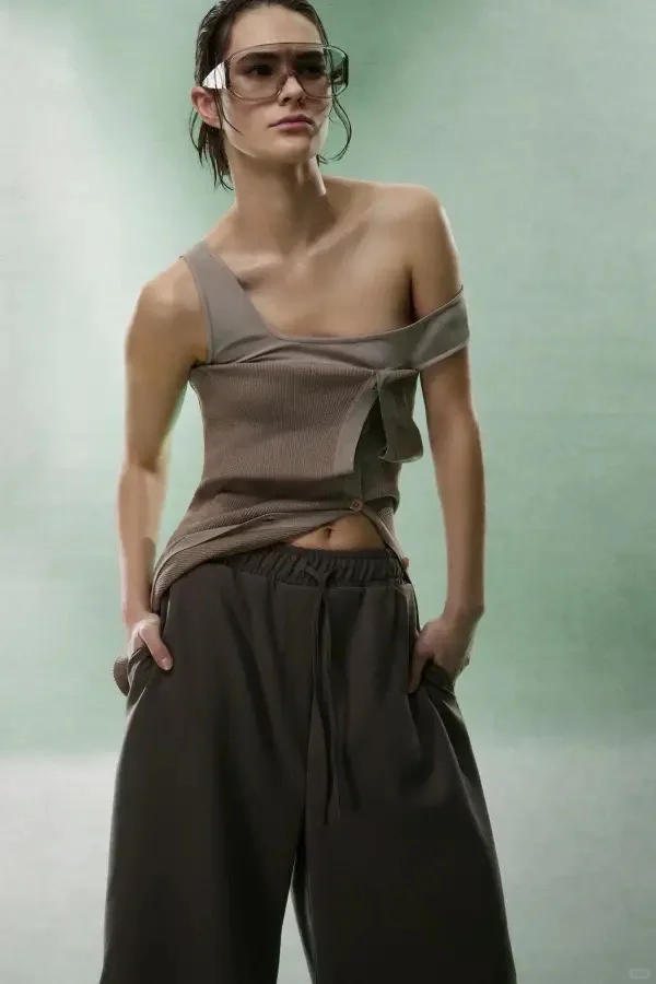 解锁今夏最IN不对称单品，酷飒又时尚?