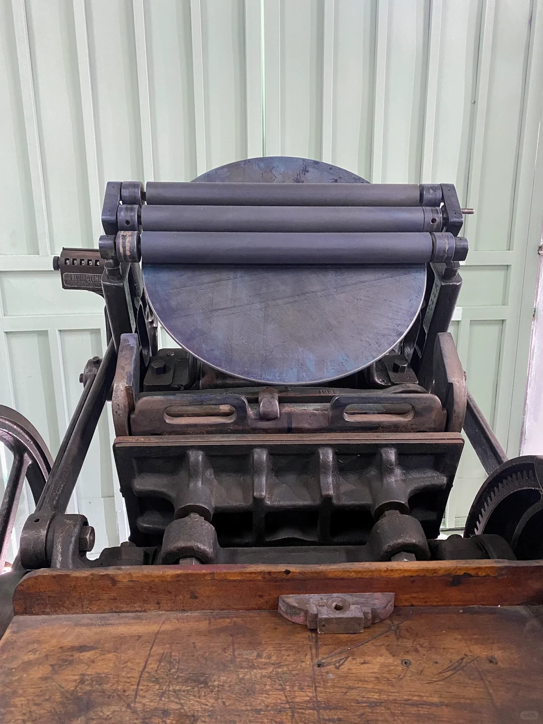 一组活版印刷机的照片