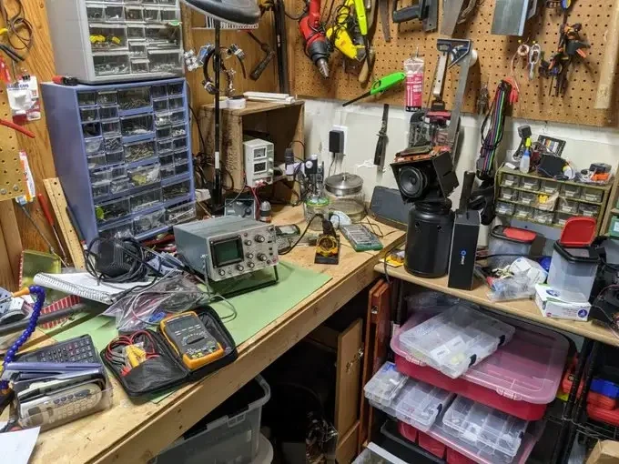 老外工程师自家的实验室