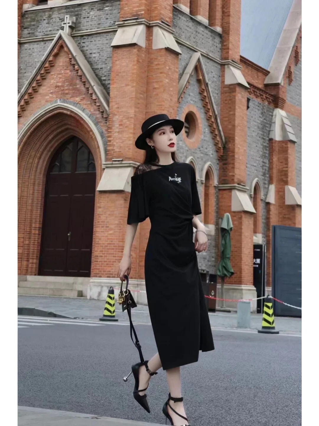 uti尤缇 不对称设计款连衣裙