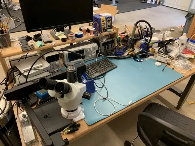 老外工程师自家的实验室