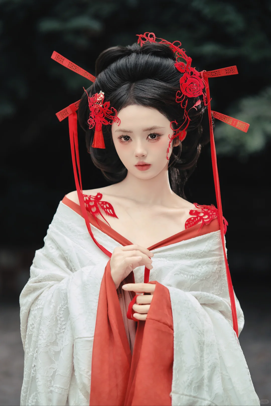 泉州非遗剪纸战国袍,美到心巴上了??