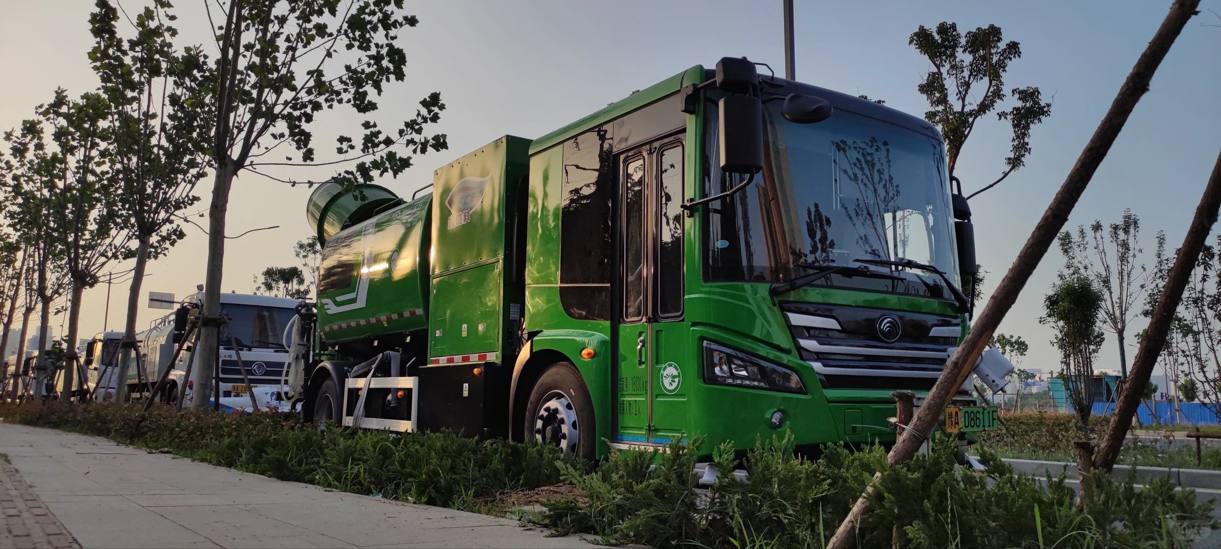 全网首发-宇通环卫低入口氢能源抑尘车