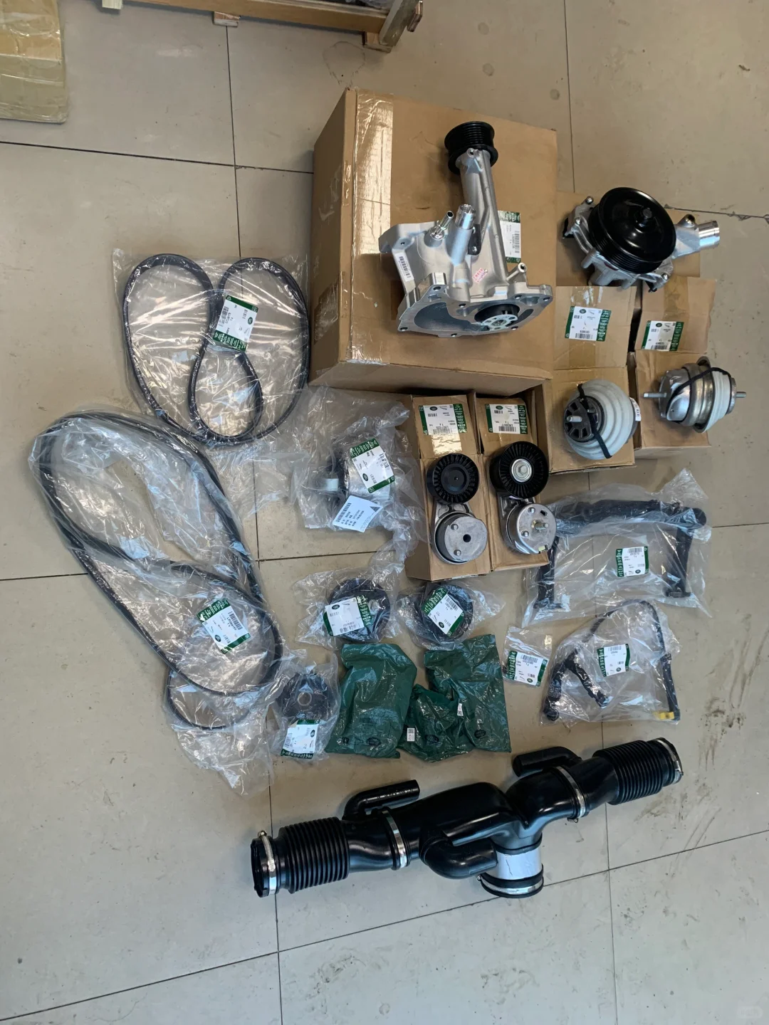 捷豹配件 路虎配件 水泵 皮带 发动机胶墩