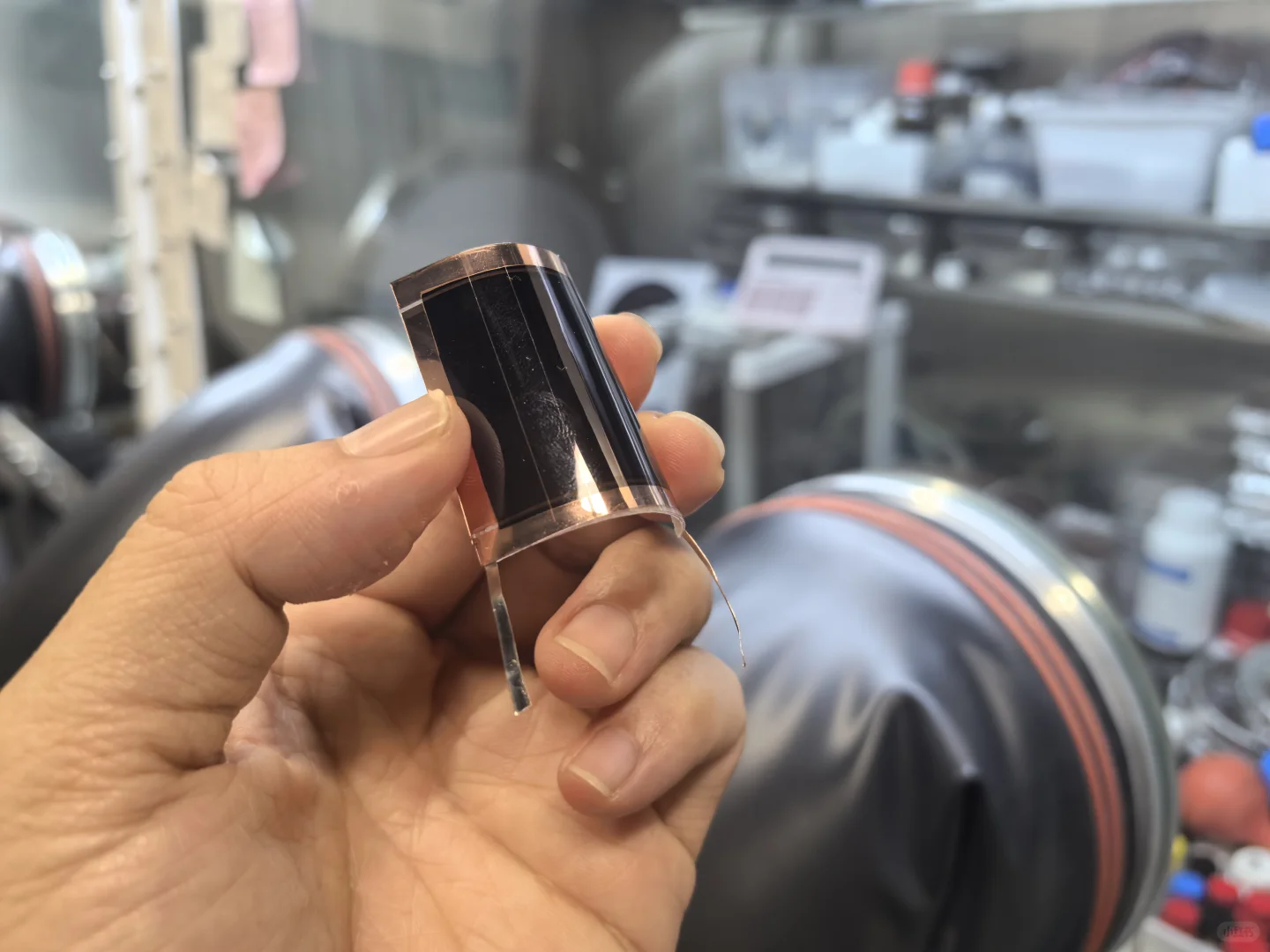 摩乐SAM制备钙钛矿柔性小组件