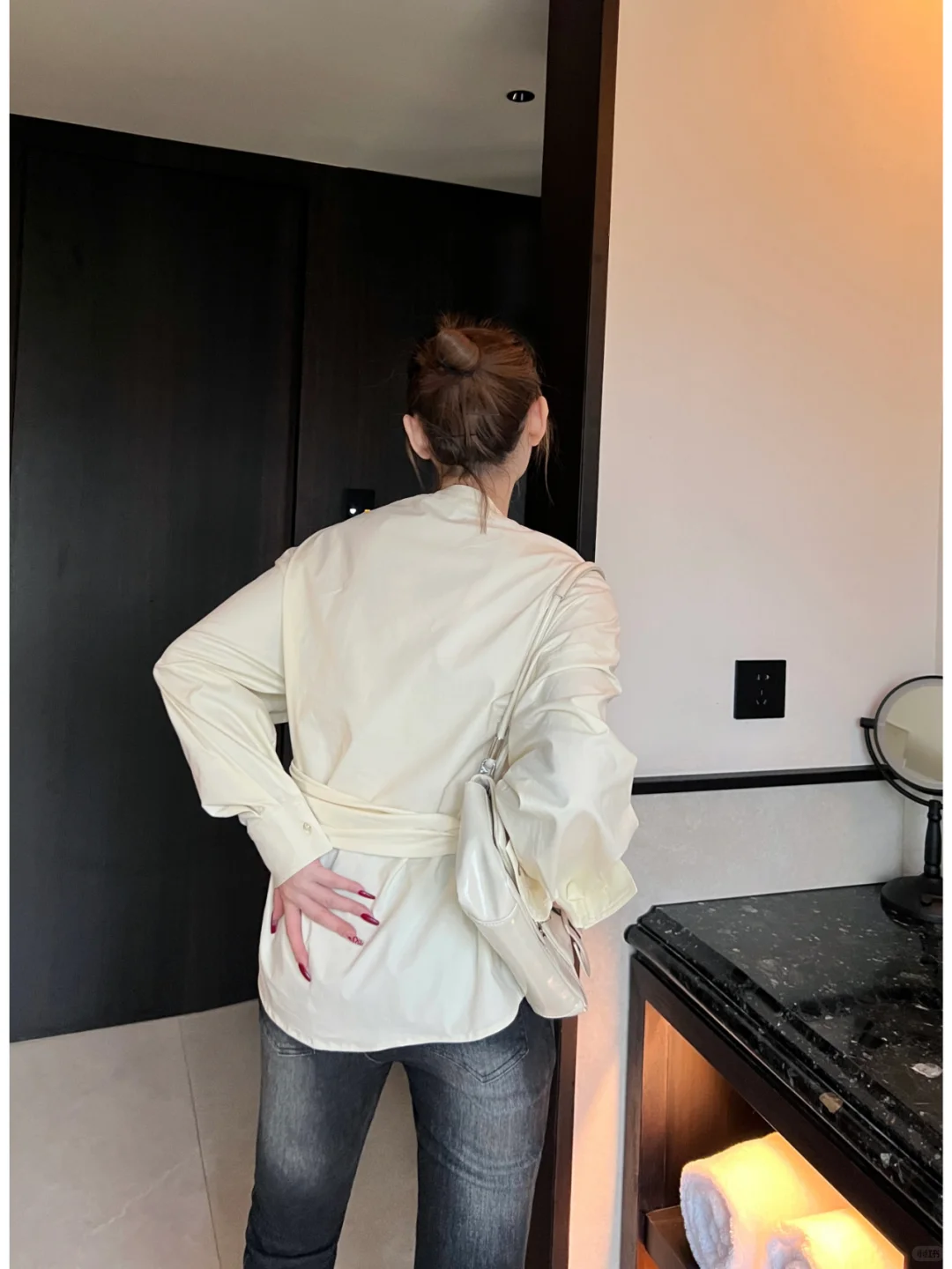 法式小众解构慵懒感收腰显瘦不对称衬衫上衣