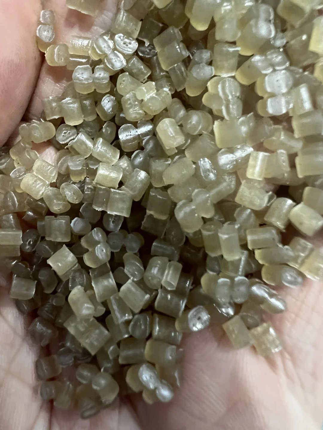 有没有要塑料粒子的啊？PE料