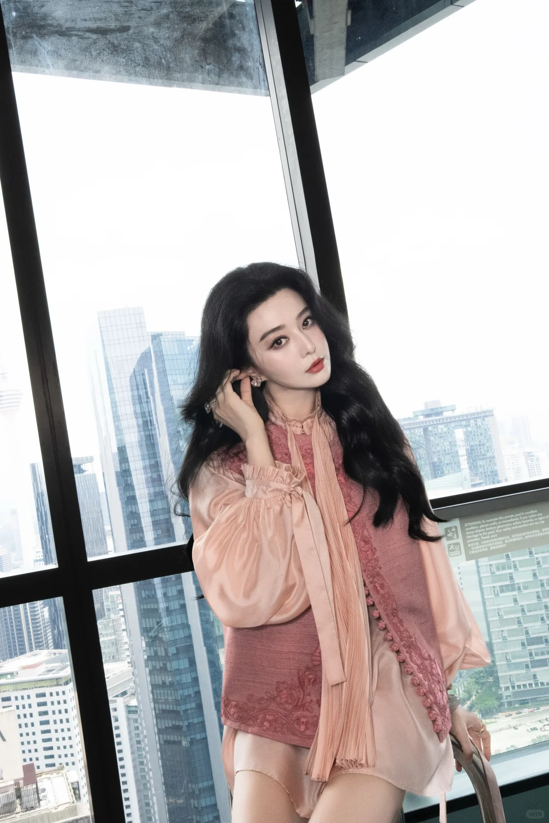 INTO THE EAST｜Portraits