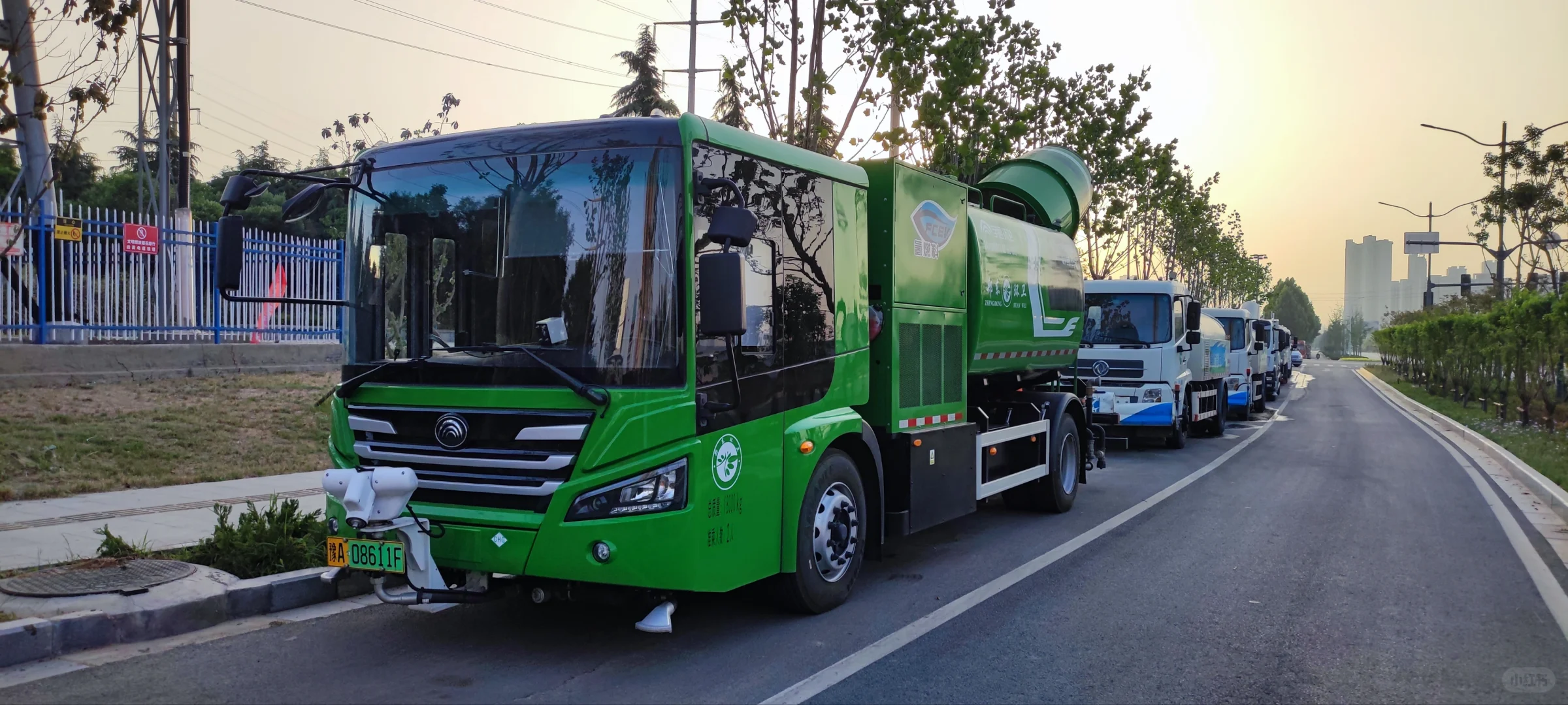 全网首发-宇通环卫低入口氢能源抑尘车