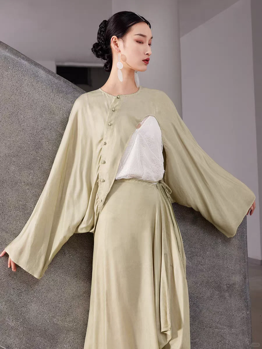 铜氨丝斜襟不对称斗篷外套【附裁剪图】