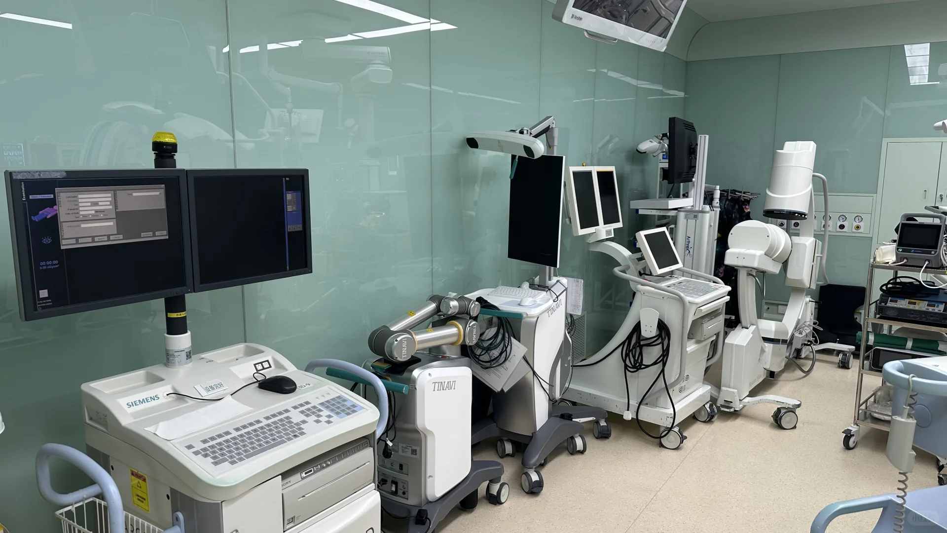 看看我们新院区的高级设备