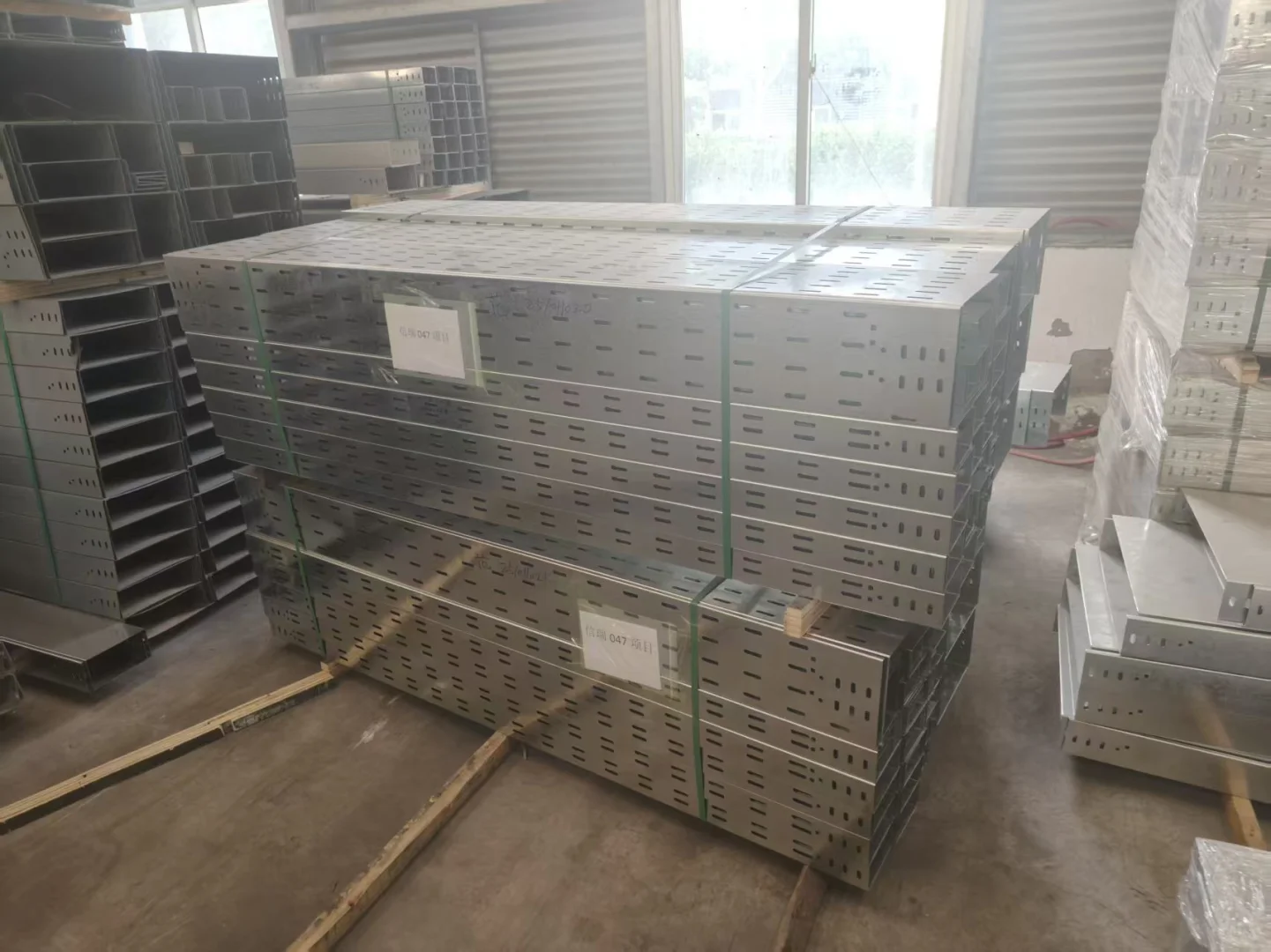 High-quality cable trays