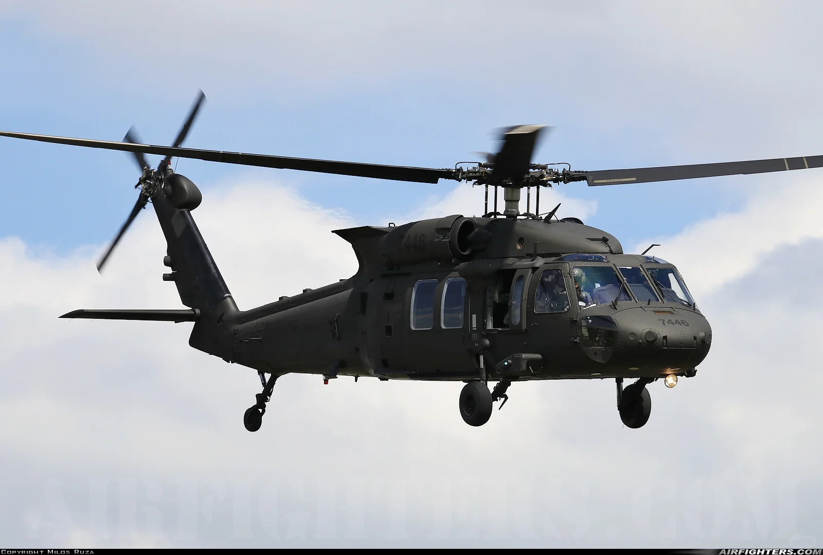 UH-60“黑鹰”：空中力量的传奇