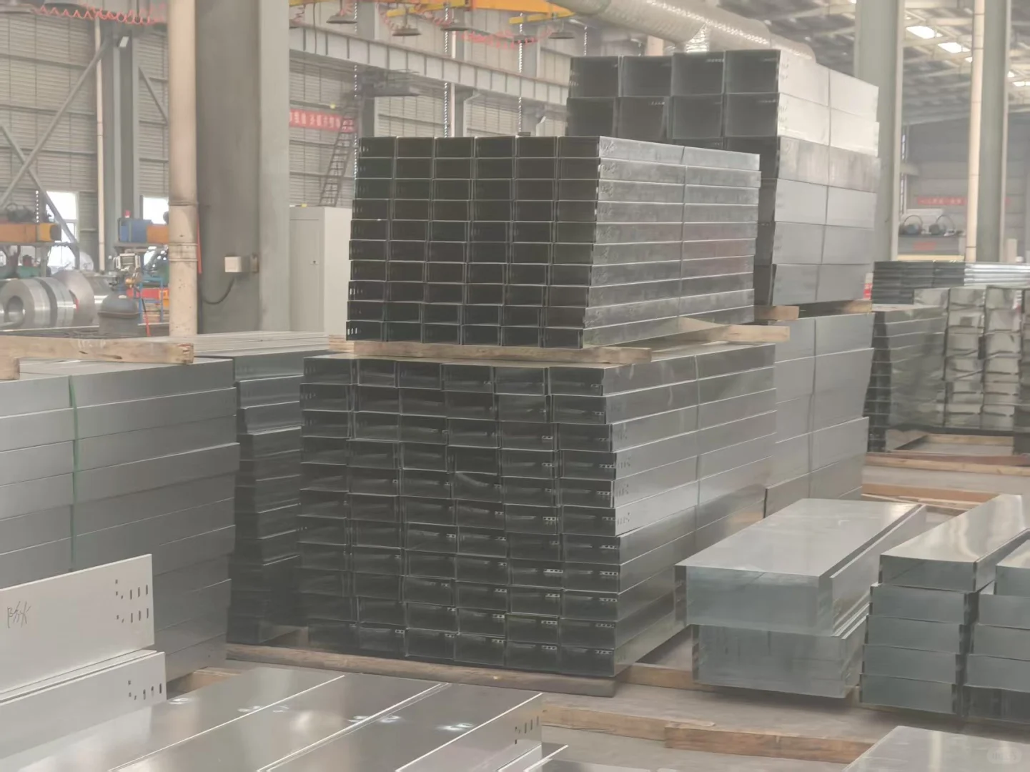 High-quality cable trays