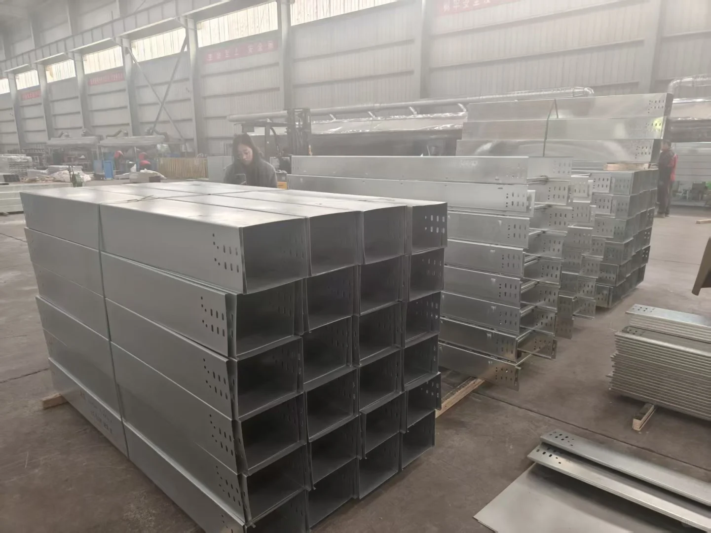 High-quality cable trays