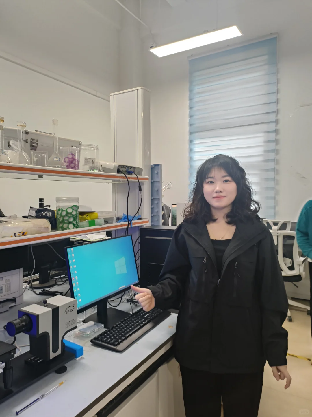 自动型接触角测量仪交付云南大学