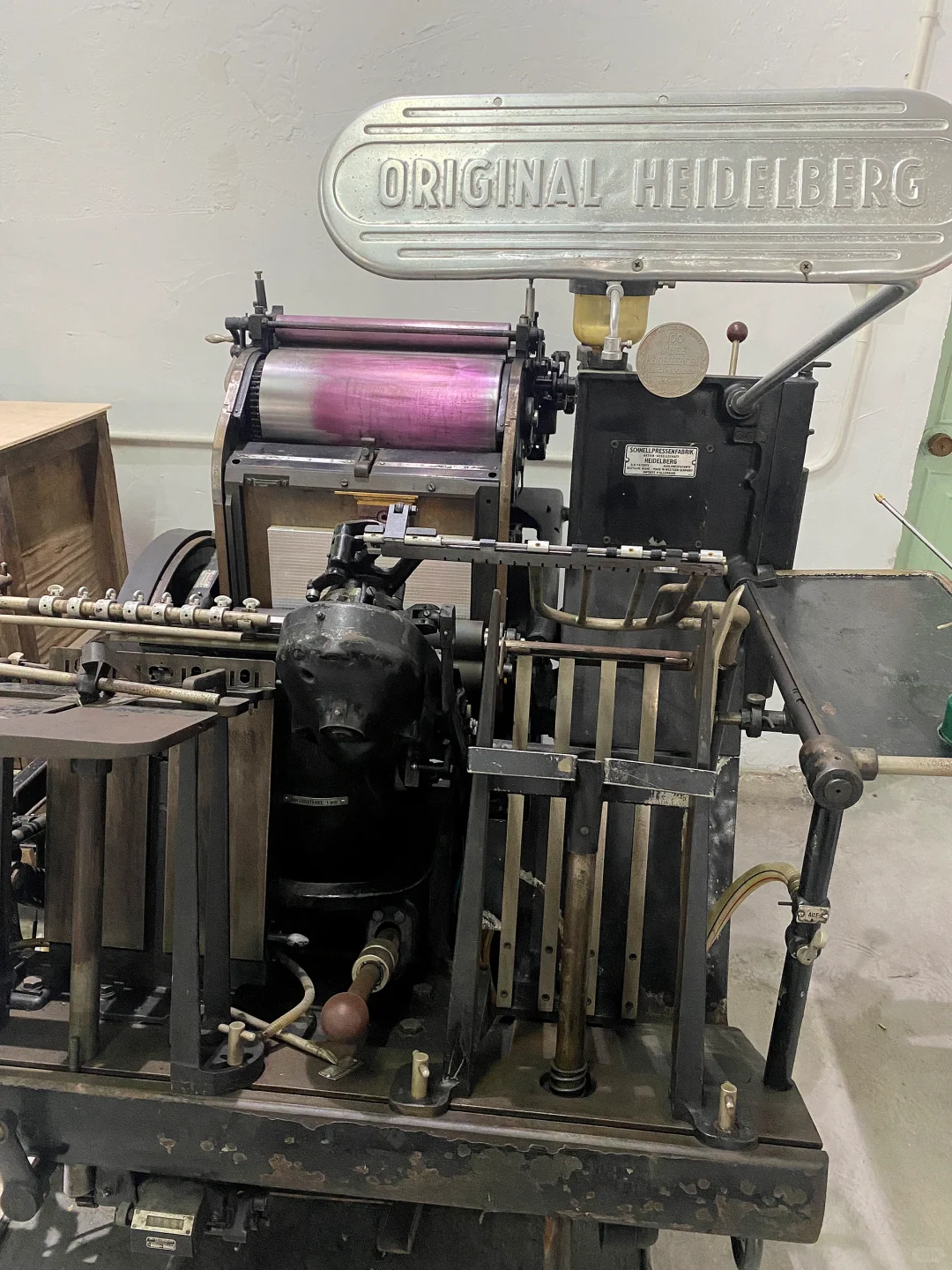 一组活版印刷机的照片