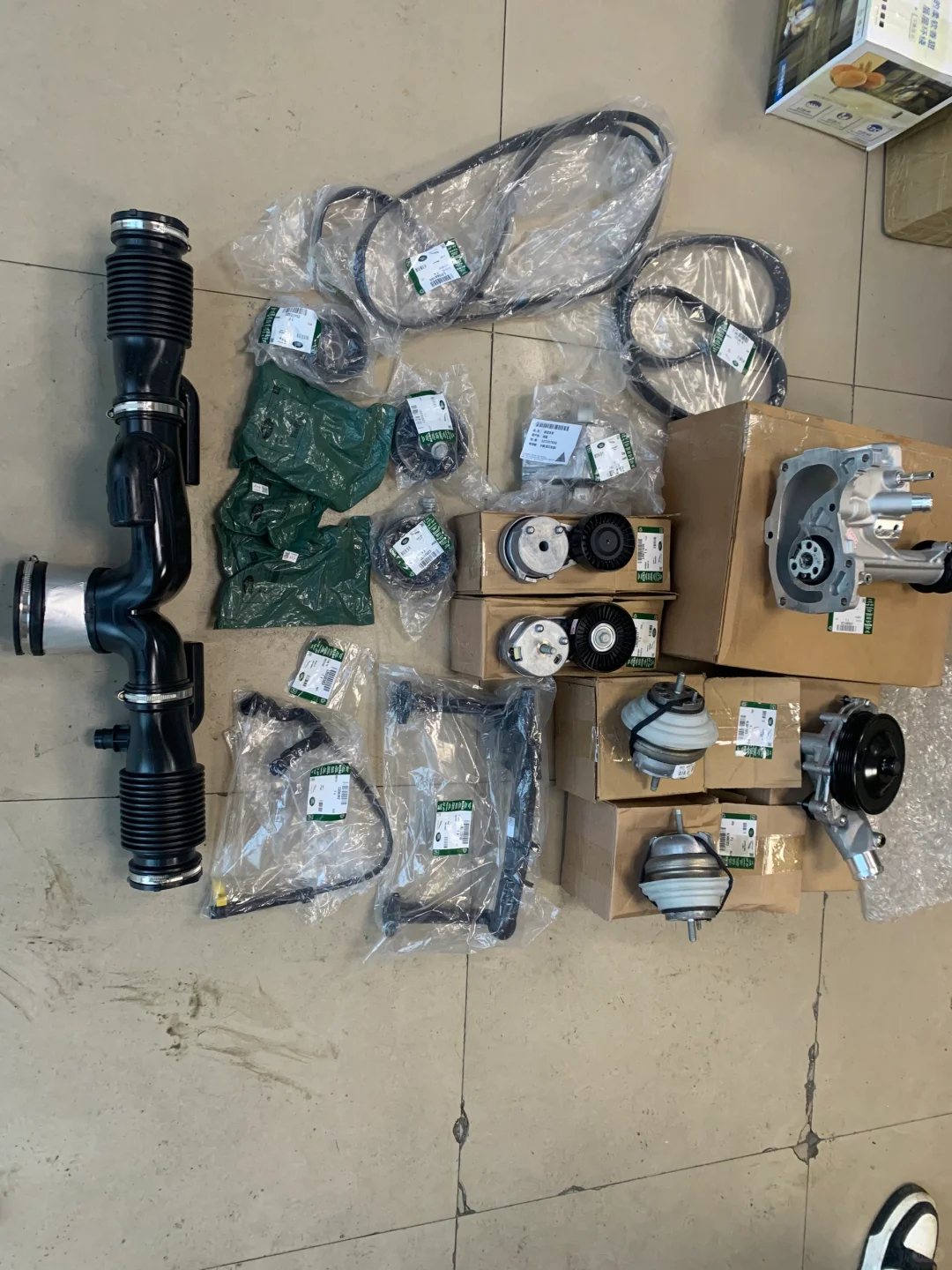 捷豹配件 路虎配件 水泵 皮带 发动机胶墩