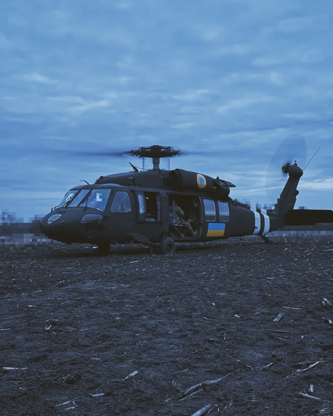 乌克兰GUR的UH-60A“黑鹰”运输直升机。