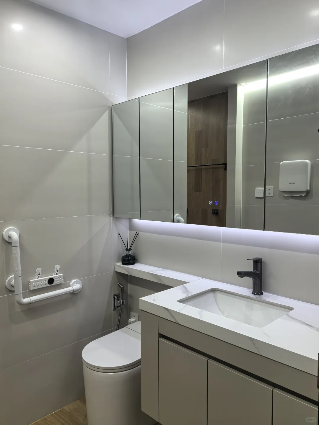 85岁老奶奶的梦想改造家：卫生间