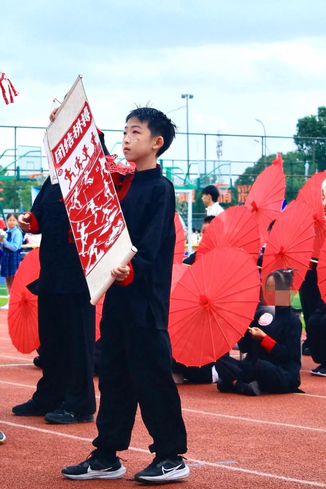 运动会剪纸秀剪纸画分享?