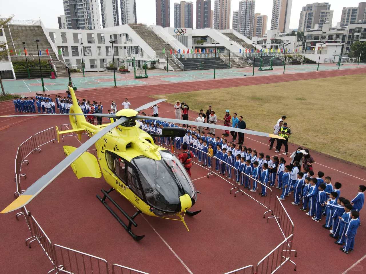 ? 空客H135:专业任务中的多面能手 ✈️