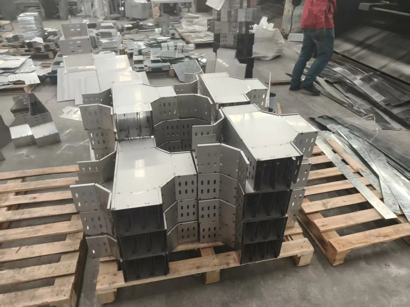 High-quality cable trays