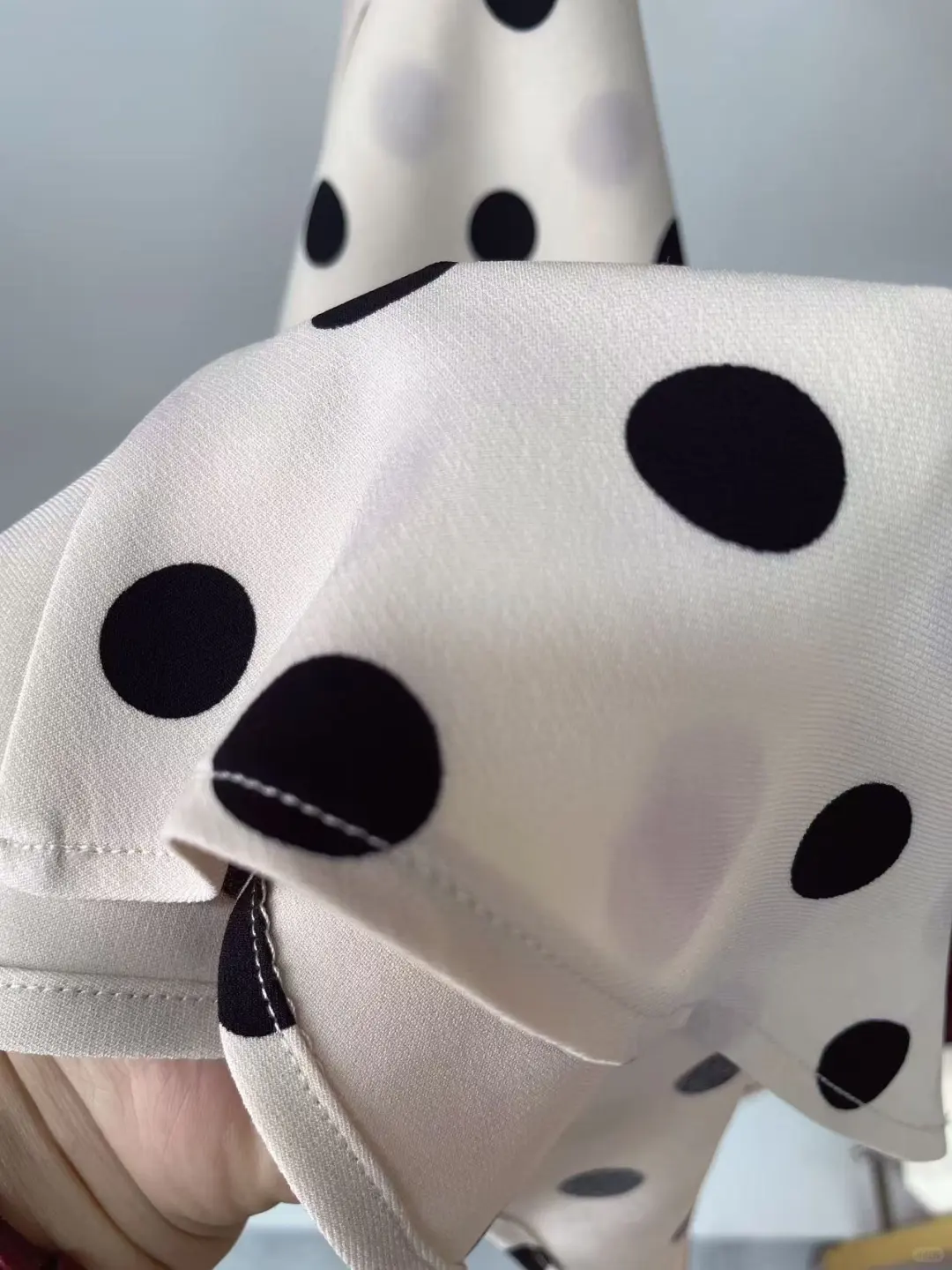 手工缝纫分享：第一次缝带里衬上隐形拉链