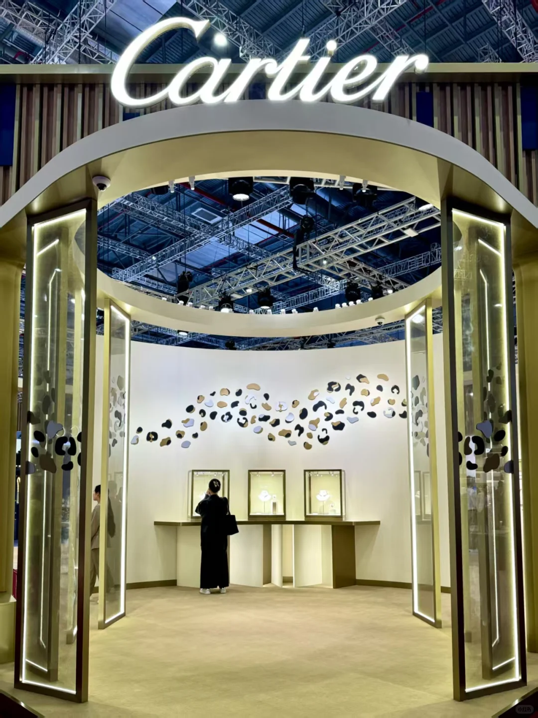 进博会先睹为快，各家奢牌展台长啥样？